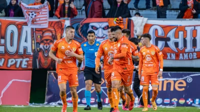 Cobreloa anotó en los descuentos y triunfó de visita en Temuco: así quedó la tabla de Primera B