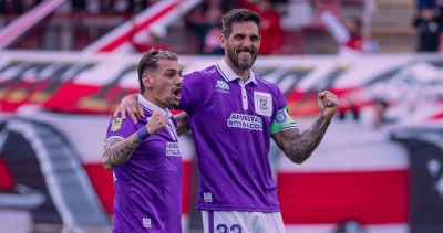 Con doblete de Larrivey: Concepción goleó a Curicó y puso un pie en cuartos de final de Copa Chile