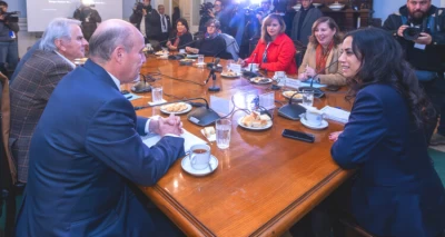 Inicia trabajo mesa política para ampliar mayorías y destrabar megarreforma con apertura del Gobierno