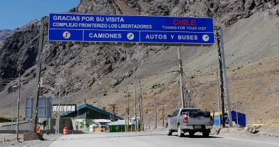 Mal tiempo amenaza con prolongar cierre del Paso Los Libertadores: camioneros alertan falta de espacio