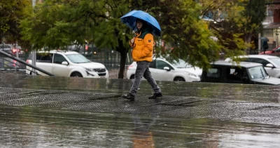 Más de 60 mm en Santiago: Senapred reporta afectaciones y alerta por lluvias en el norte