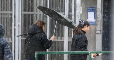 Meteorología emite alerta por precipitaciones "moderadas a fuertes" en cinco regiones del país