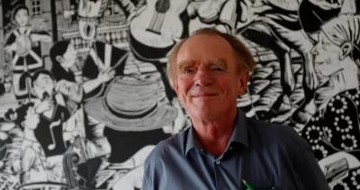 Muere Thierry Defert, "Loro Coirón": el artista francés que retrató la vida de Valparaíso
