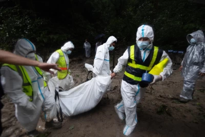 Nepal y China cifran en mil los muertos tras riada: más de 4 mil personas siguen desaparecidas