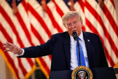 Trump arremete contra los demócratas y los acusa de querer que EEUU "pierda la guerra" con Irán