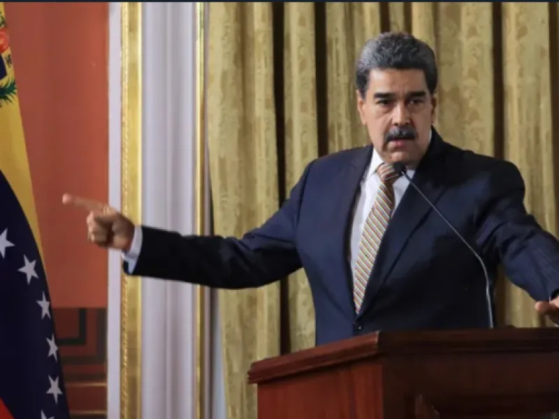 Ante la "amenaza" de EE.UU., Maduro decreta conmoción exterior en Venezuela.