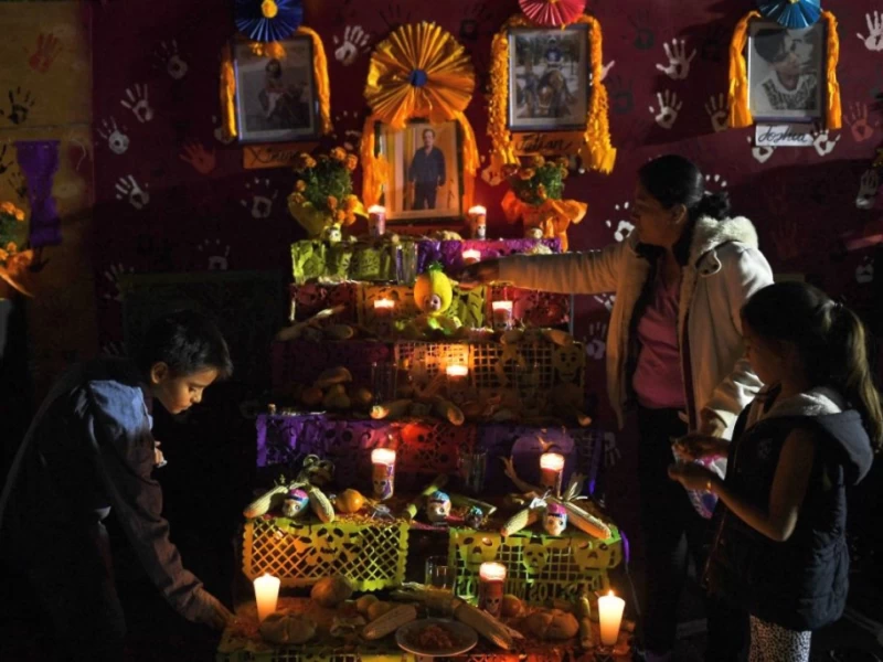 ¿Cómo son las ofrendas del Día de los Muertos en México? ¿Cuándo y que se debe poner y qué significa cada cosa?