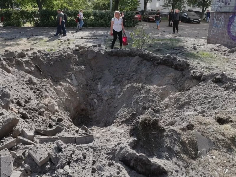Tres muertos en un ataque ruso con misiles en Kiev: Una niña de 9 años y su madre, entre las víctimas