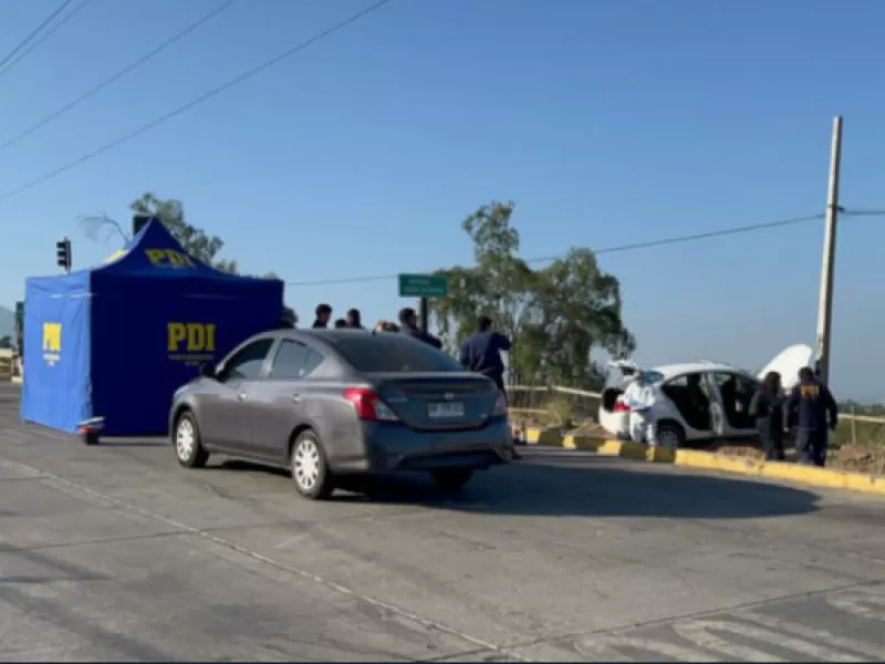Un delincuente fue baleado por Carabineros tras tratar de atropellar con un vehículo robado en Peñalolén