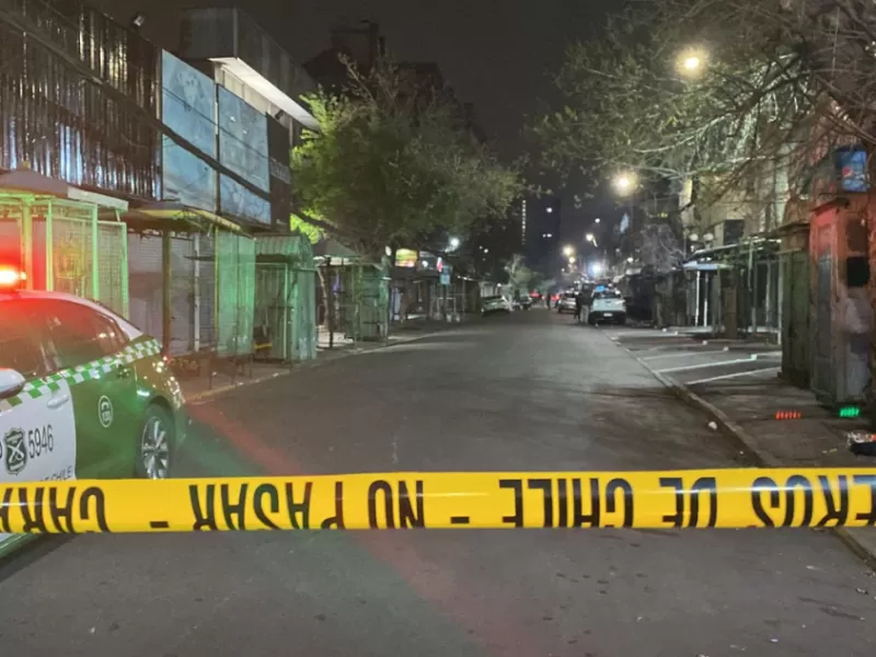 Una mujer muere y tres resultan gravemente heridas en un tiroteo frente a la discoteca Ex Fábrica de Recoleta