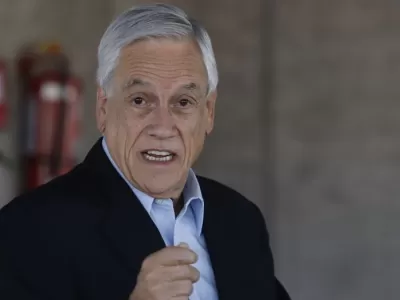 Piñera sostiene que su Gobierno padeció un "golpe de Estado no tradicional" y que pretendían "quemarlo todo".